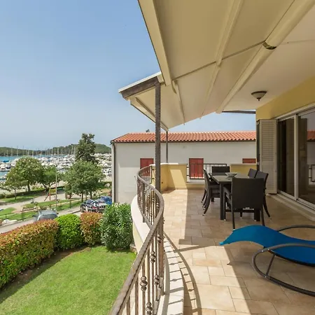 Alba With Jacuzzi And Sea View Vrsar