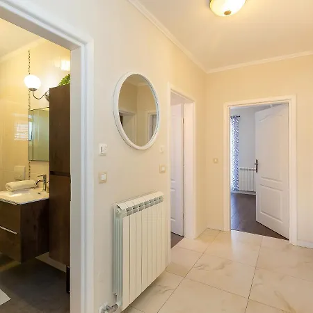 Alba With Jacuzzi And Sea View Villa Vrsar