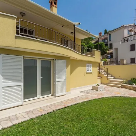 Alba With Jacuzzi And Sea View Vrsar