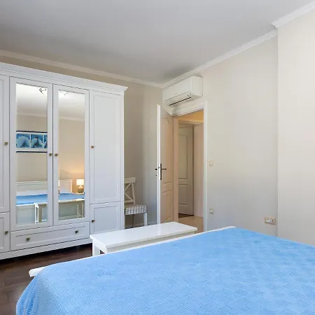 Alba With Jacuzzi And Sea View Villa Vrsar