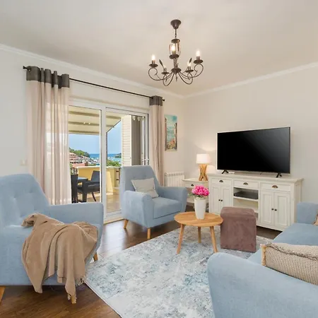Alba With Jacuzzi And Sea View Vrsar