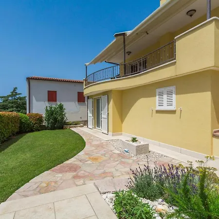 Alba With Jacuzzi And Sea View Vrsar